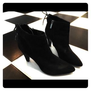 Black Bandolino ankle boots